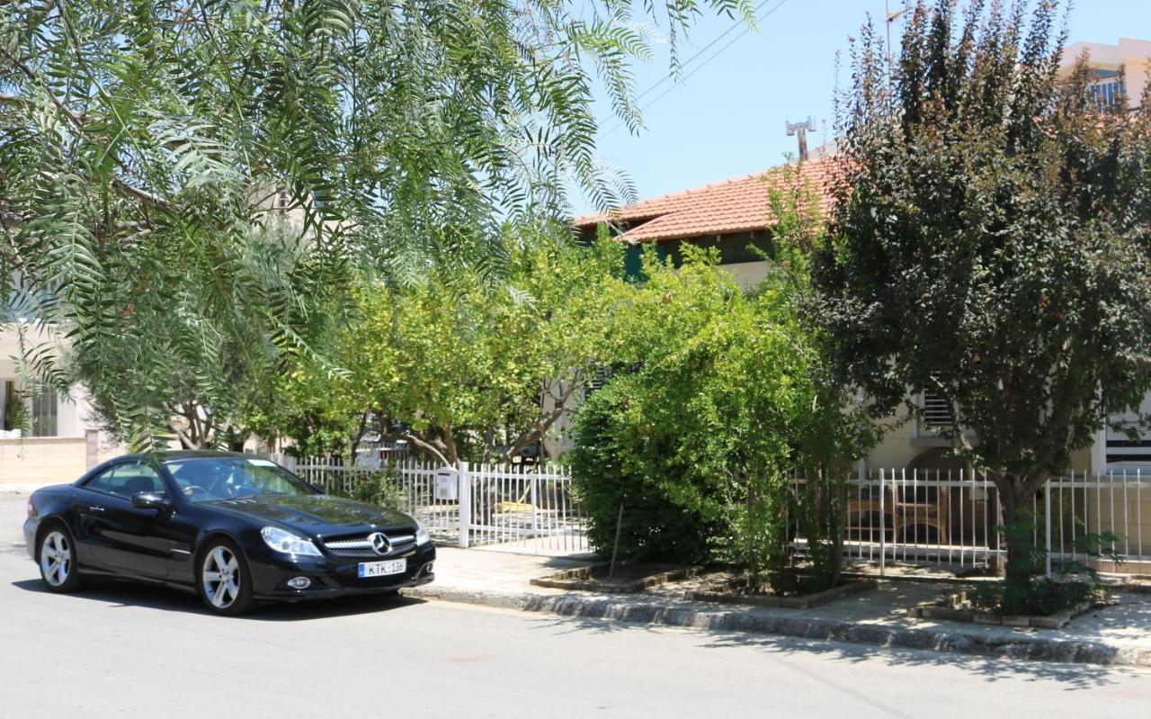 Costas Hostel Action Tseri Εξωτερικό φωτογραφία
