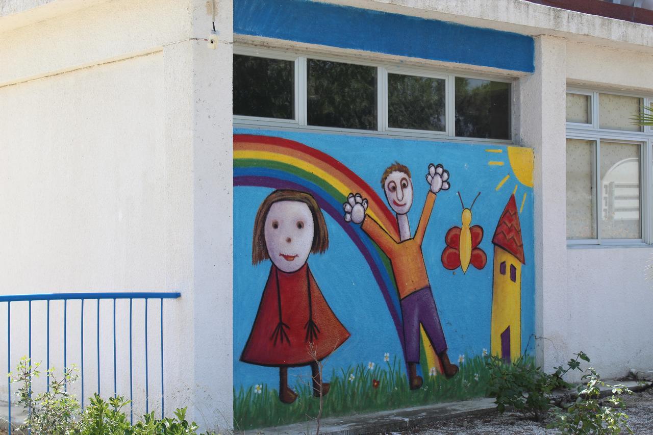 Costas Hostel Action Tseri Εξωτερικό φωτογραφία