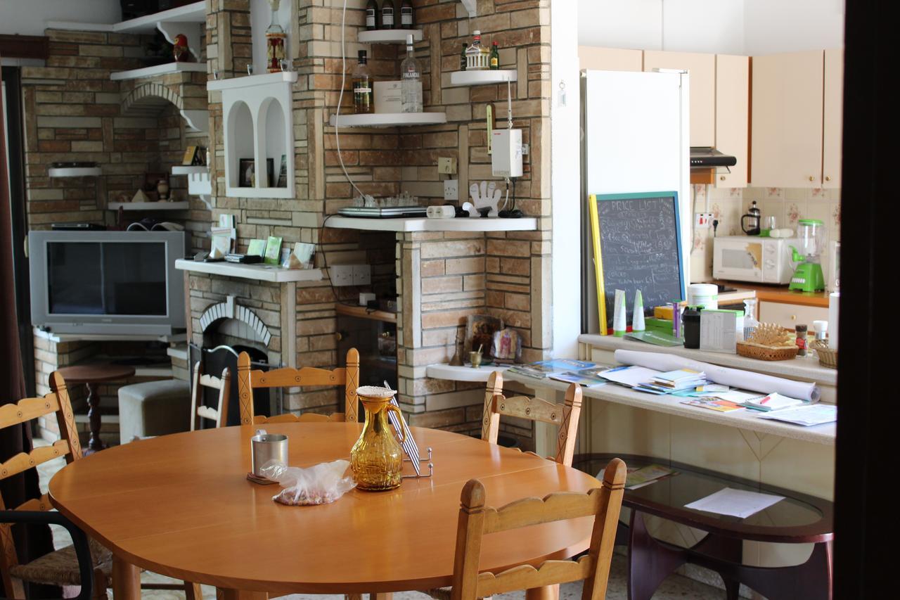 Costas Hostel Action Tseri Εξωτερικό φωτογραφία