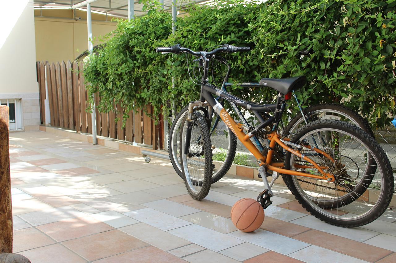 Costas Hostel Action Tseri Εξωτερικό φωτογραφία