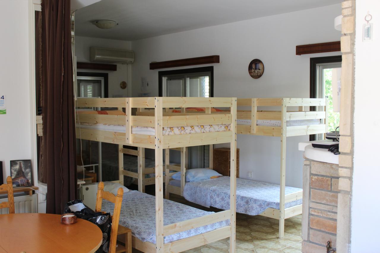 Costas Hostel Action Tseri Εξωτερικό φωτογραφία